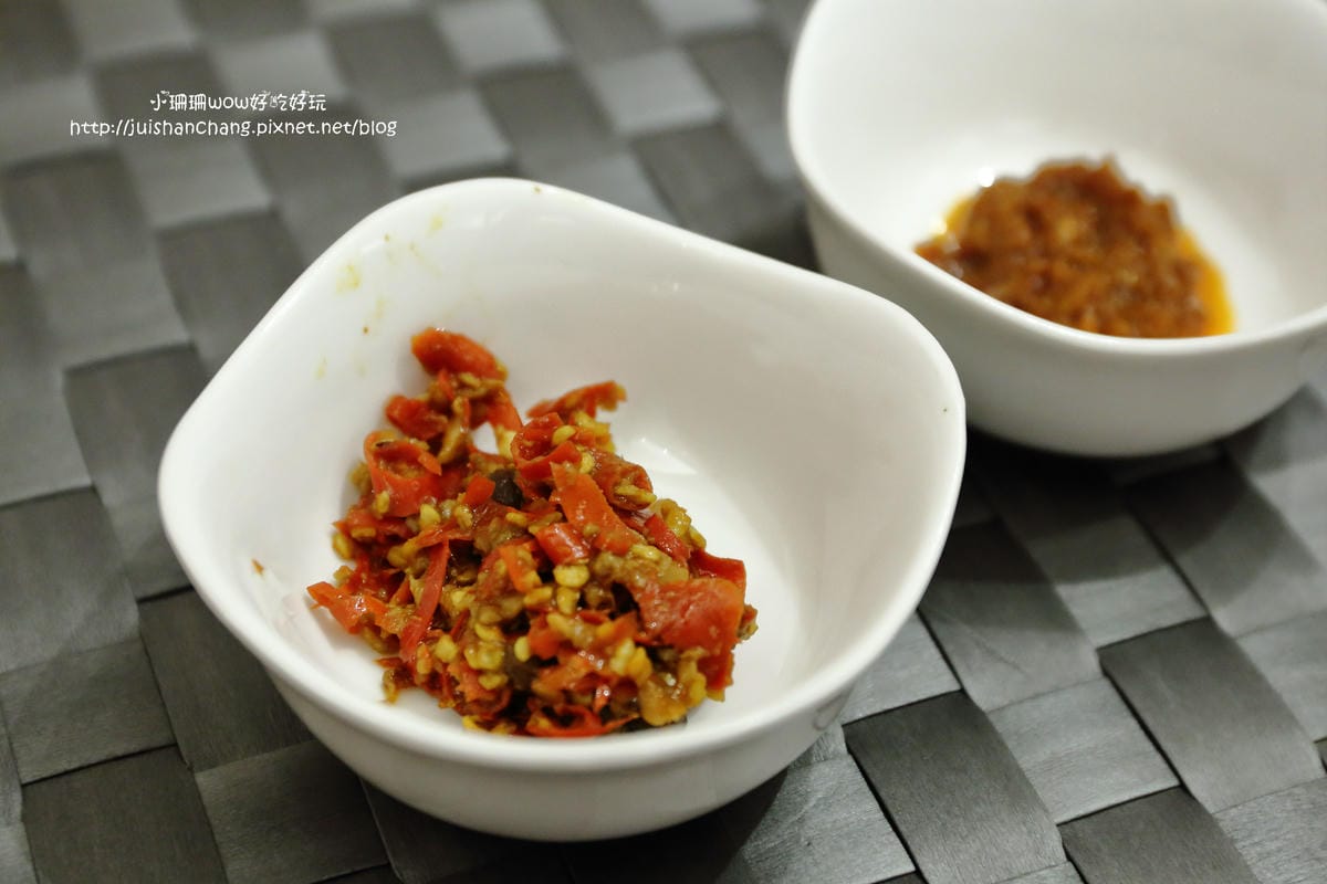 【食║板橋】元氣御品麵線〜湳雅夜市新人氣美食。料快比麵線多的大腸麵線，柴魚熬湯底，沒吃會想念！