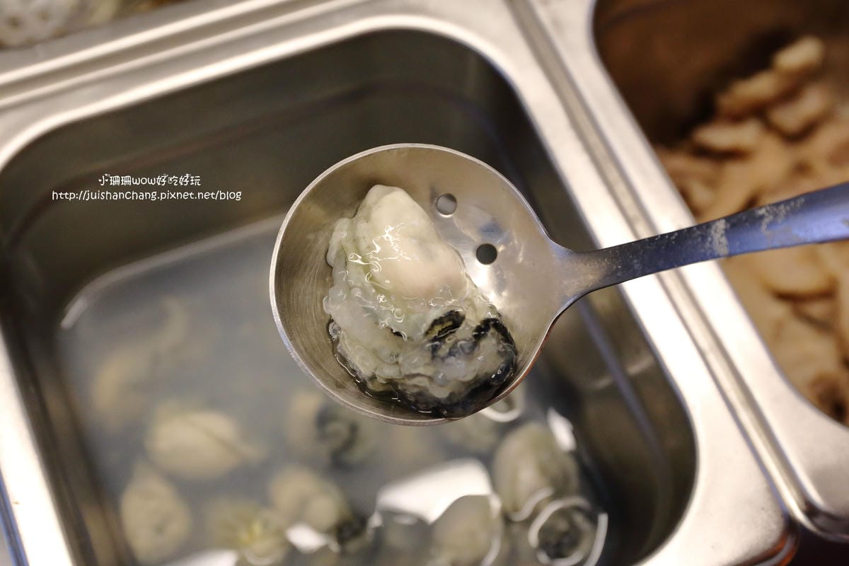 【食║板橋】元氣御品麵線〜湳雅夜市新人氣美食。料快比麵線多的大腸麵線，柴魚熬湯底，沒吃會想念！