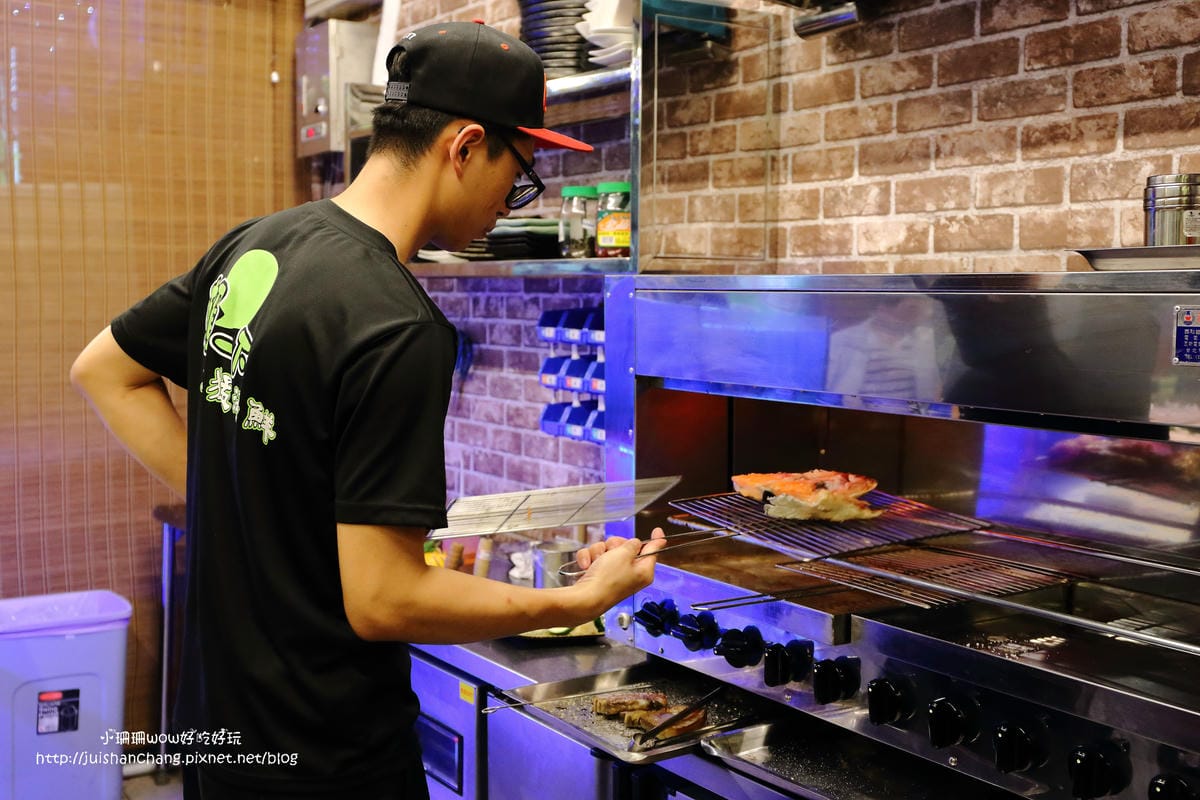 【食║三重】賴一下生猛海鮮〜新開店！隨便點都涮嘴的，超美味百元平價熱炒！