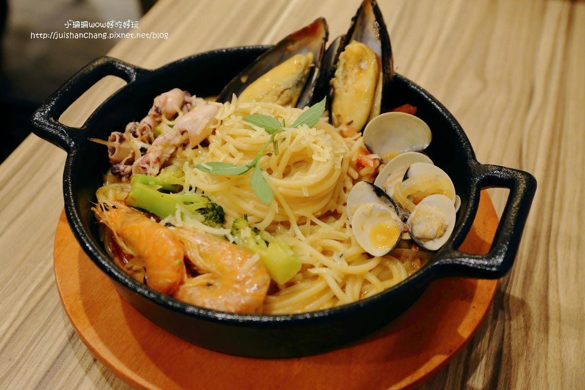 【食║中壢】8NANA八樂那中壢民權店～可愛的猴子來襲，從早吃到晚的複合式餐飲店！(已歇業)