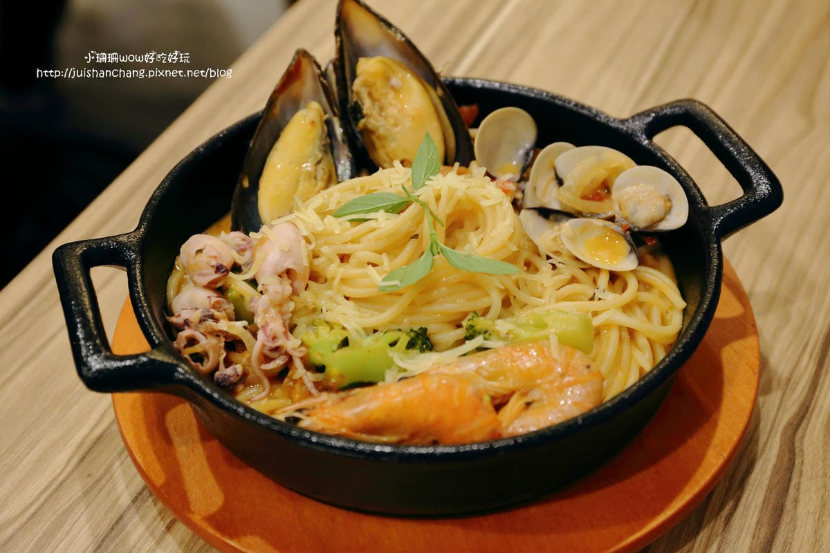 【食║中壢】8NANA八樂那中壢民權店～可愛的猴子來襲，從早吃到晚的複合式餐飲店！(已歇業)