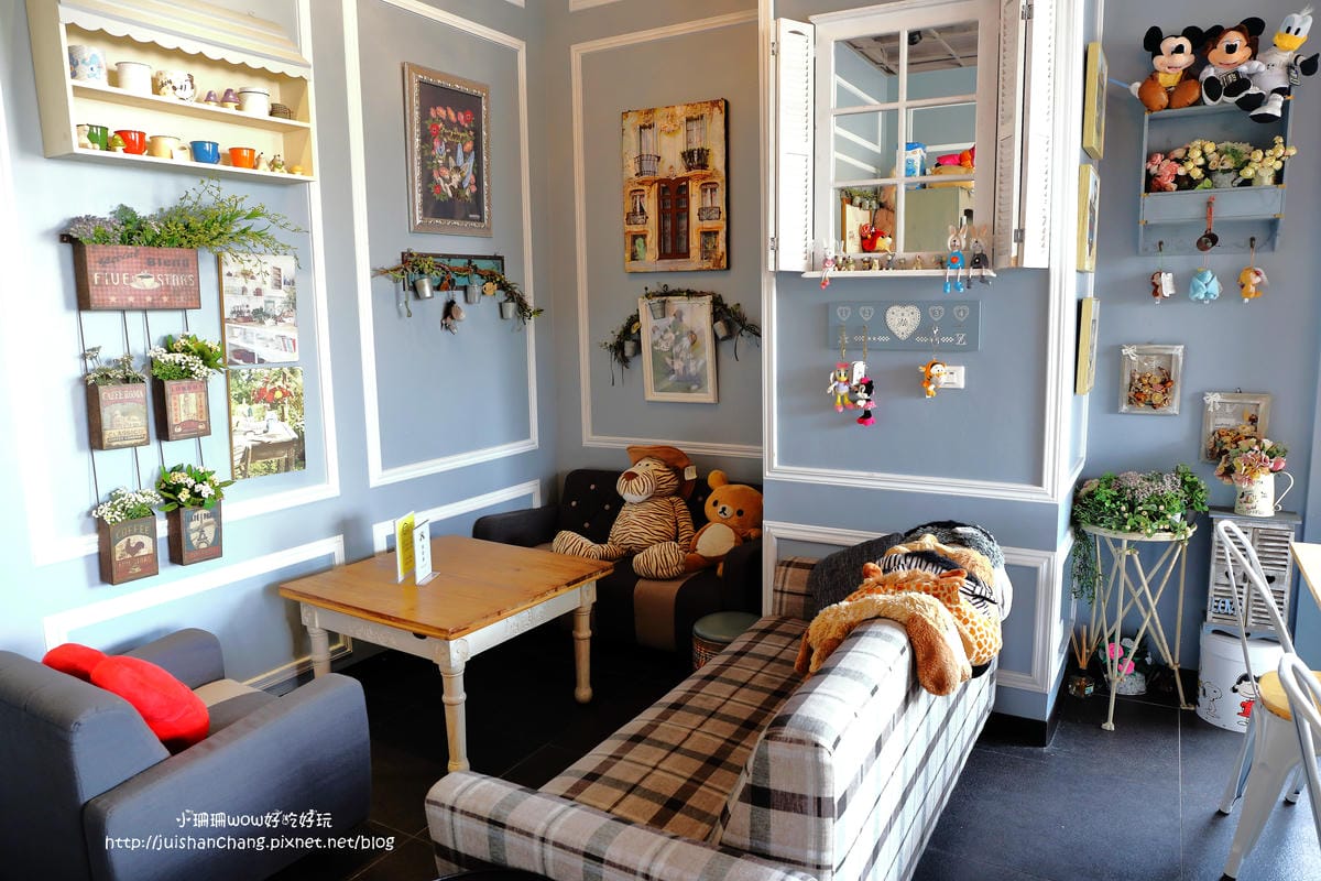 【食║桃園】Max & Corrine coffee～超療癒！Duffy與Dayan陪你喝咖啡。超可愛的鄉村雜貨風，女孩兒實現夢想！(已歇業)