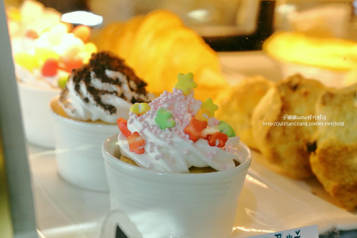 【食║桃園】Max & Corrine coffee～超療癒！Duffy與Dayan陪你喝咖啡。超可愛的鄉村雜貨風，女孩兒實現夢想！(已歇業)