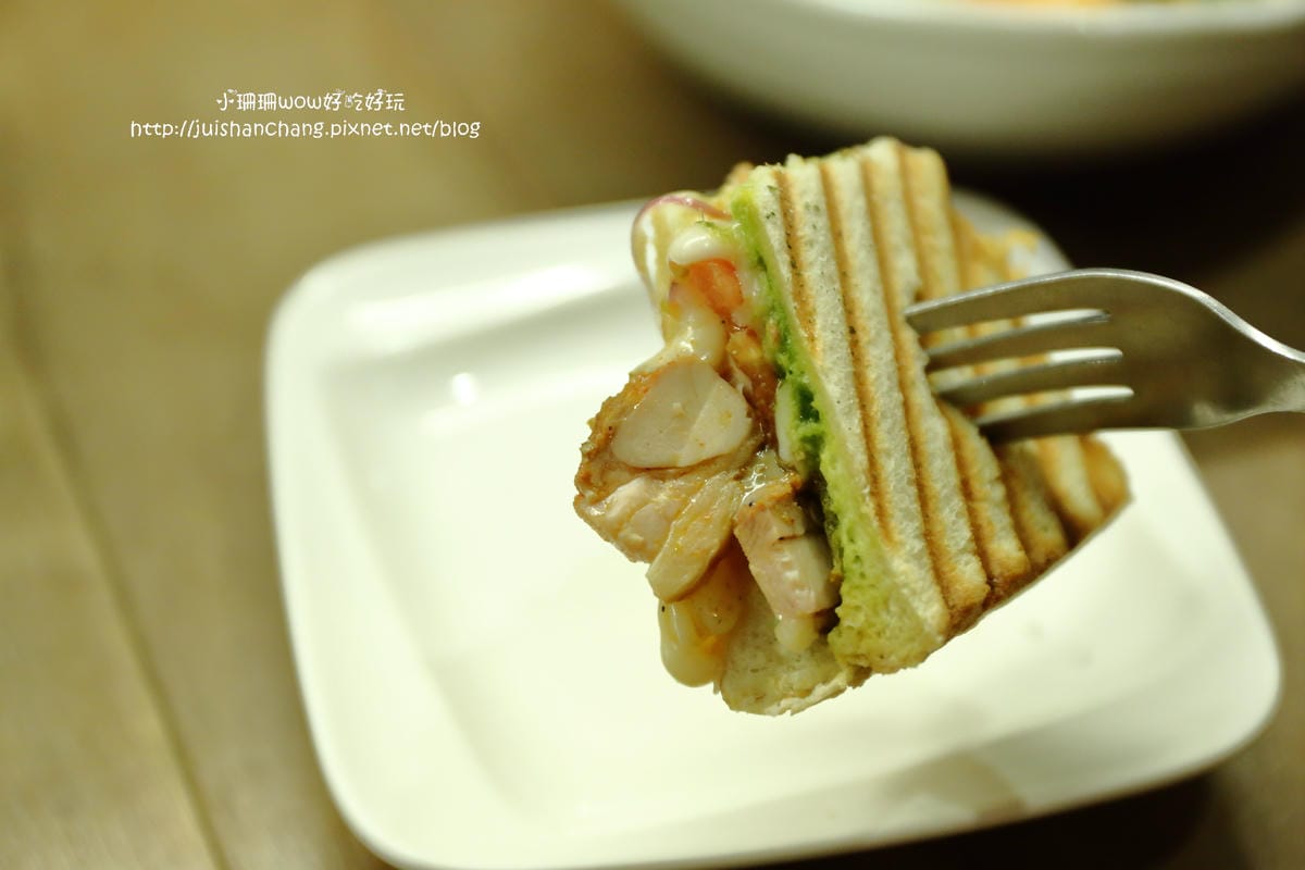 【食║台北】初米咖啡～龍貓變成乳酪蛋糕啦！讓人忍不住咬下去的超萌甜點！