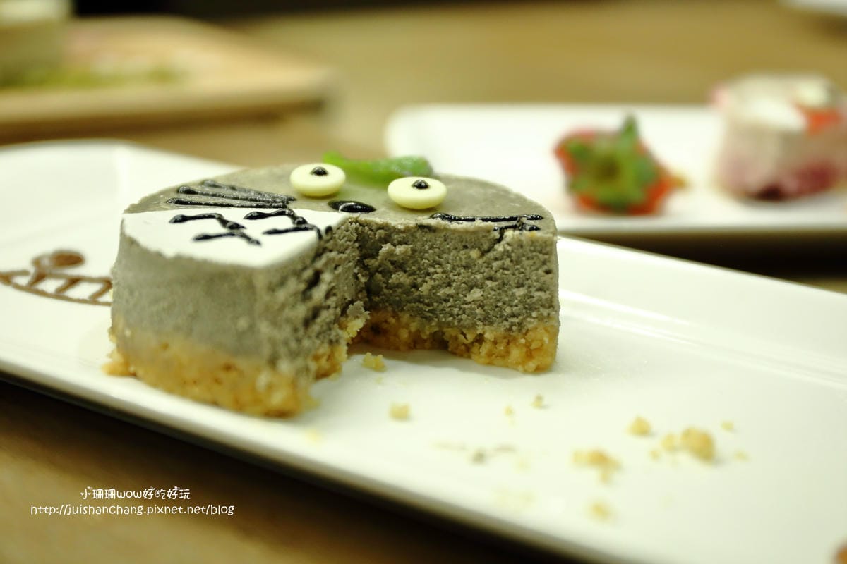 【食║台北】初米咖啡～龍貓變成乳酪蛋糕啦！讓人忍不住咬下去的超萌甜點！