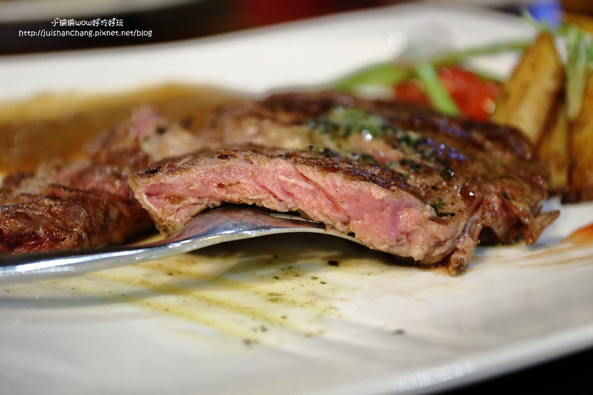 【食】歐利佛牛排館～永和牛排。隱身巷弄平價好滋味，好品質的肉品，值得推薦！（已歇業）　