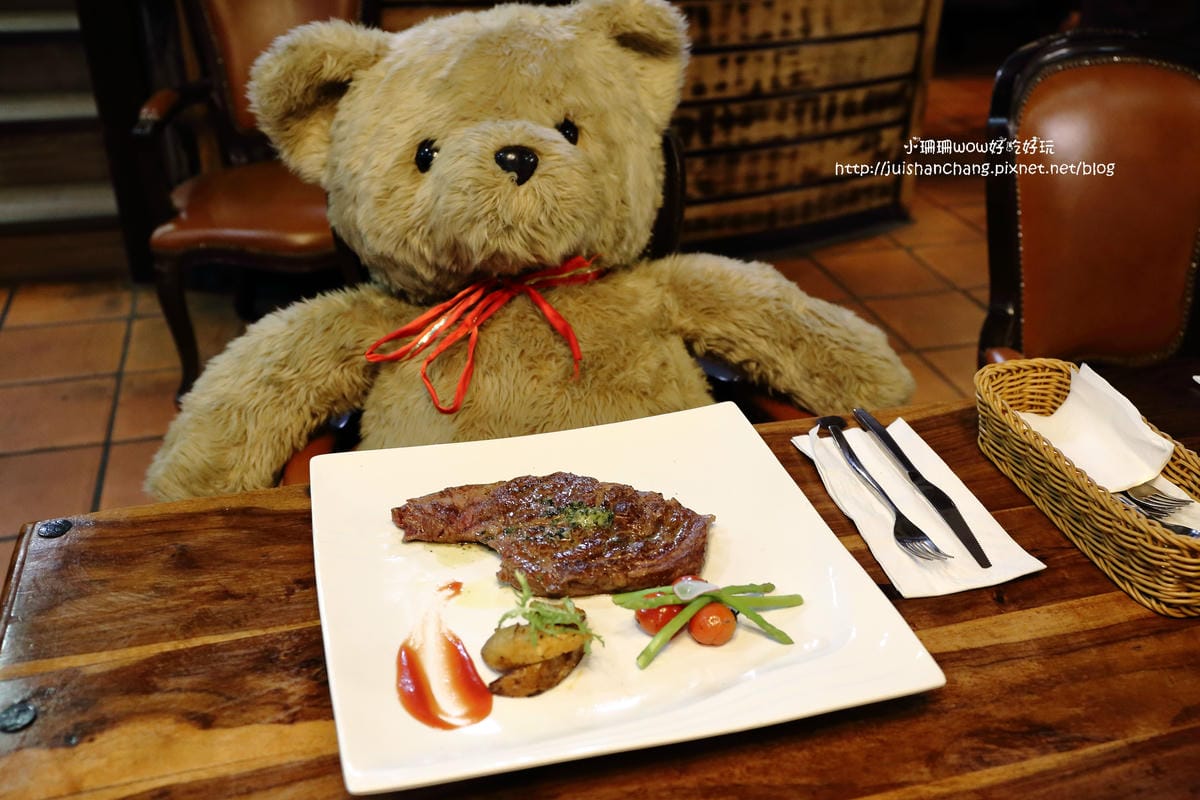 【食】歐利佛牛排館～永和牛排。隱身巷弄平價好滋味，好品質的肉品，值得推薦！（已歇業）　