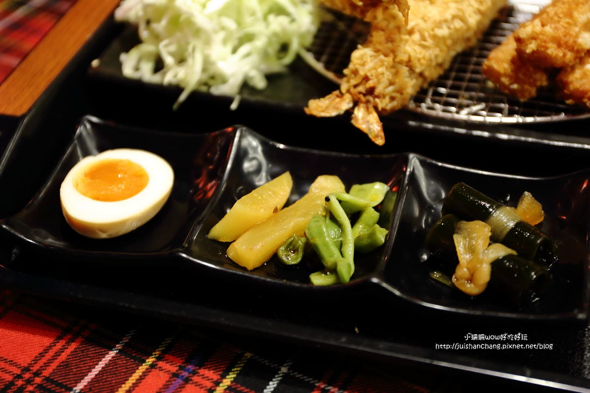 【食||中壢】怪獸咖哩～傳說中厚度三公分的日式豬排來了，每口都是驚艷！(已歇業)