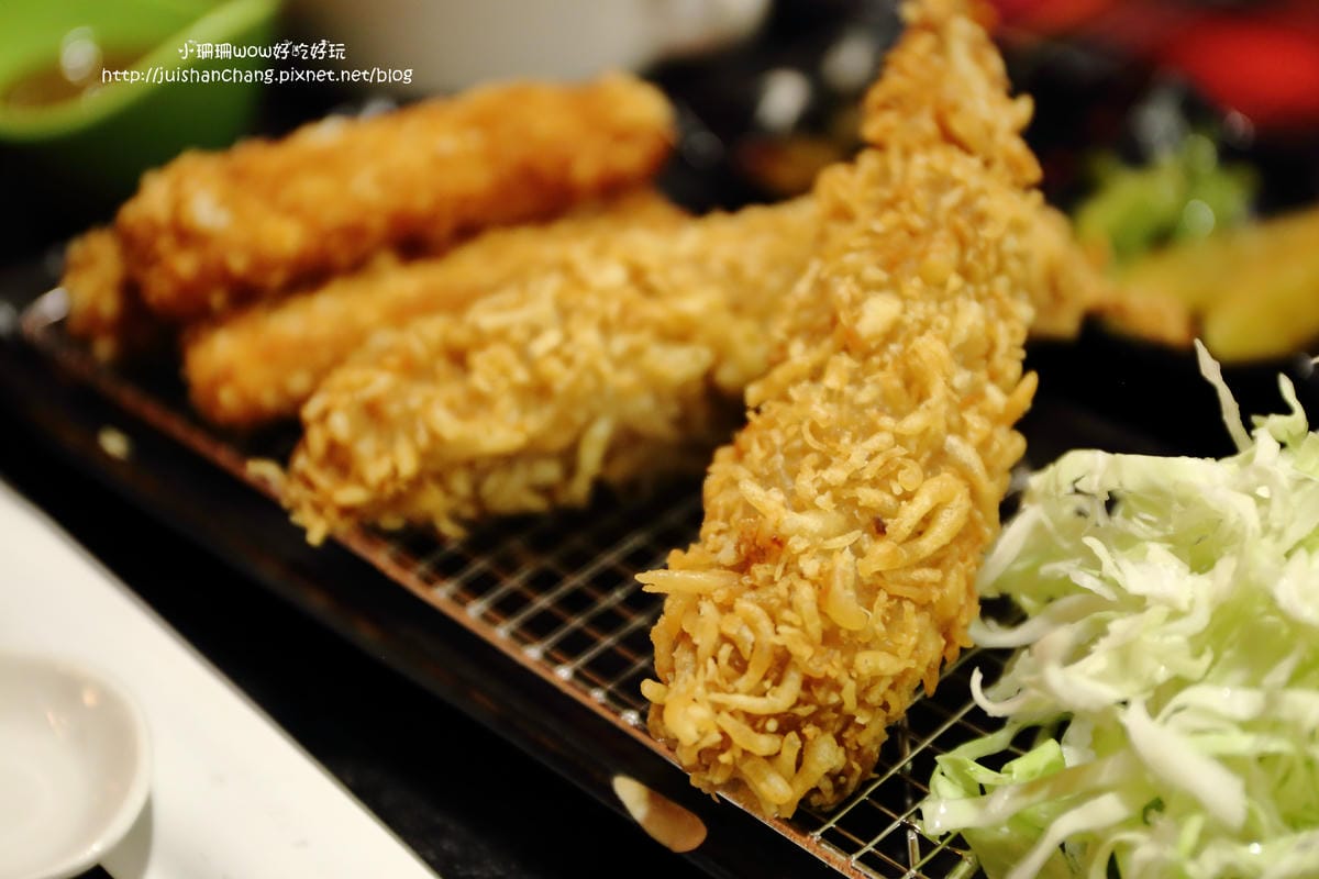 【食||中壢】怪獸咖哩～傳說中厚度三公分的日式豬排來了，每口都是驚艷！(已歇業)