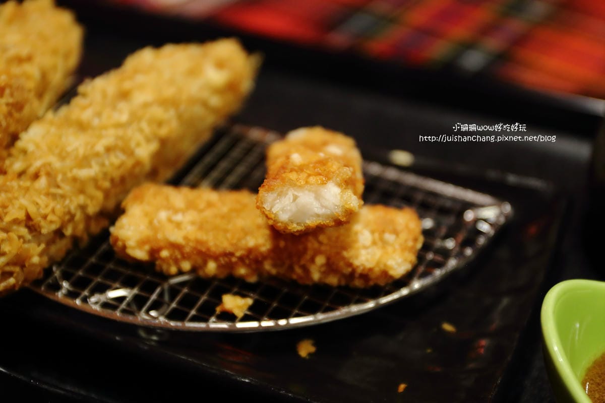 【食||中壢】怪獸咖哩～傳說中厚度三公分的日式豬排來了，每口都是驚艷！(已歇業)