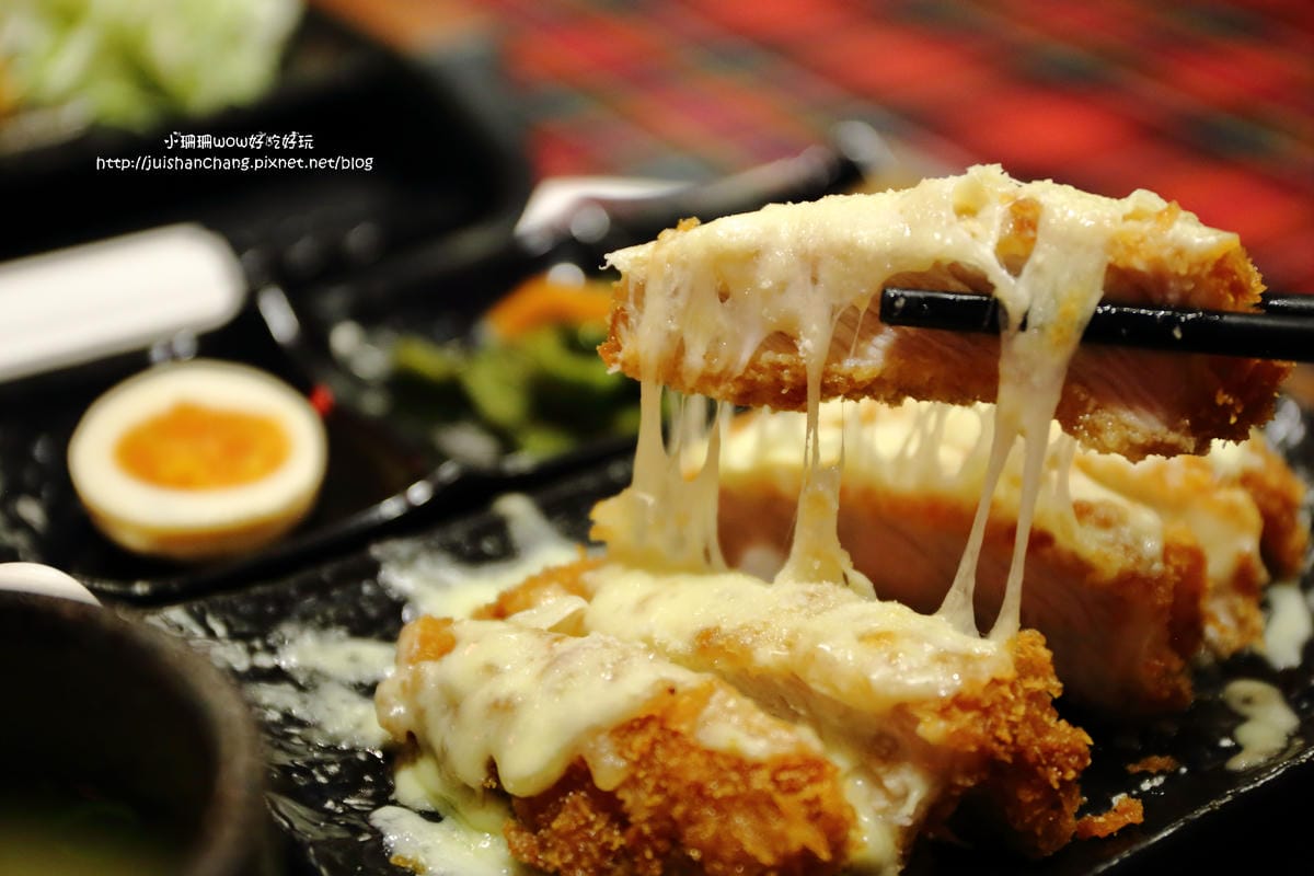 【食||中壢】怪獸咖哩～傳說中厚度三公分的日式豬排來了，每口都是驚艷！(已歇業)