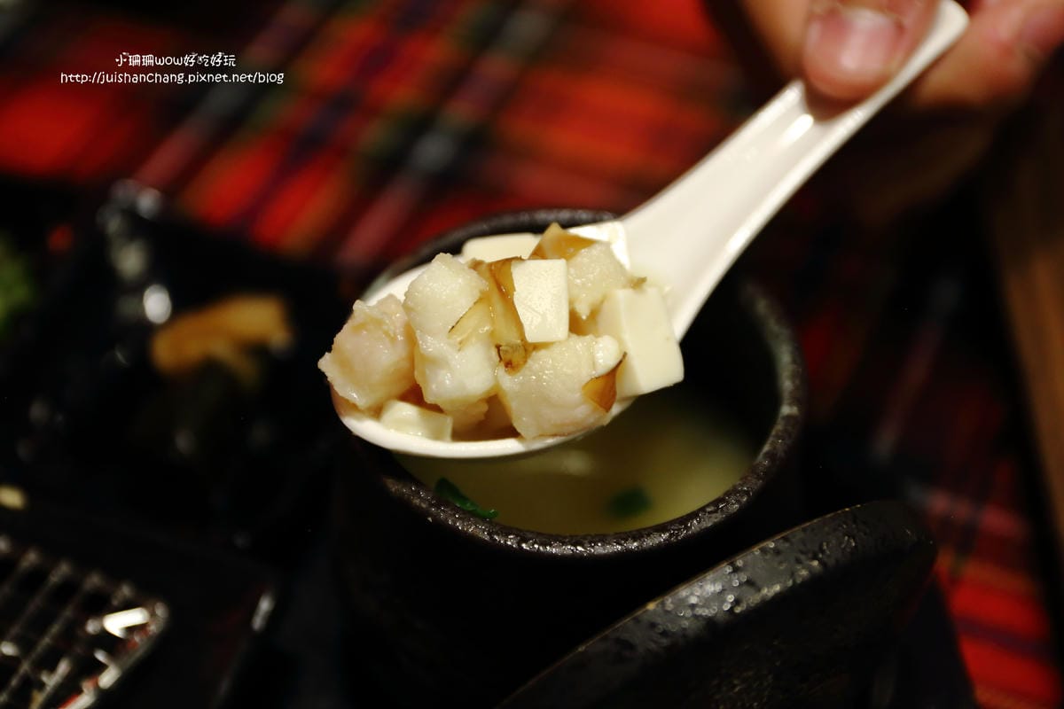【食||中壢】怪獸咖哩～傳說中厚度三公分的日式豬排來了，每口都是驚艷！(已歇業)