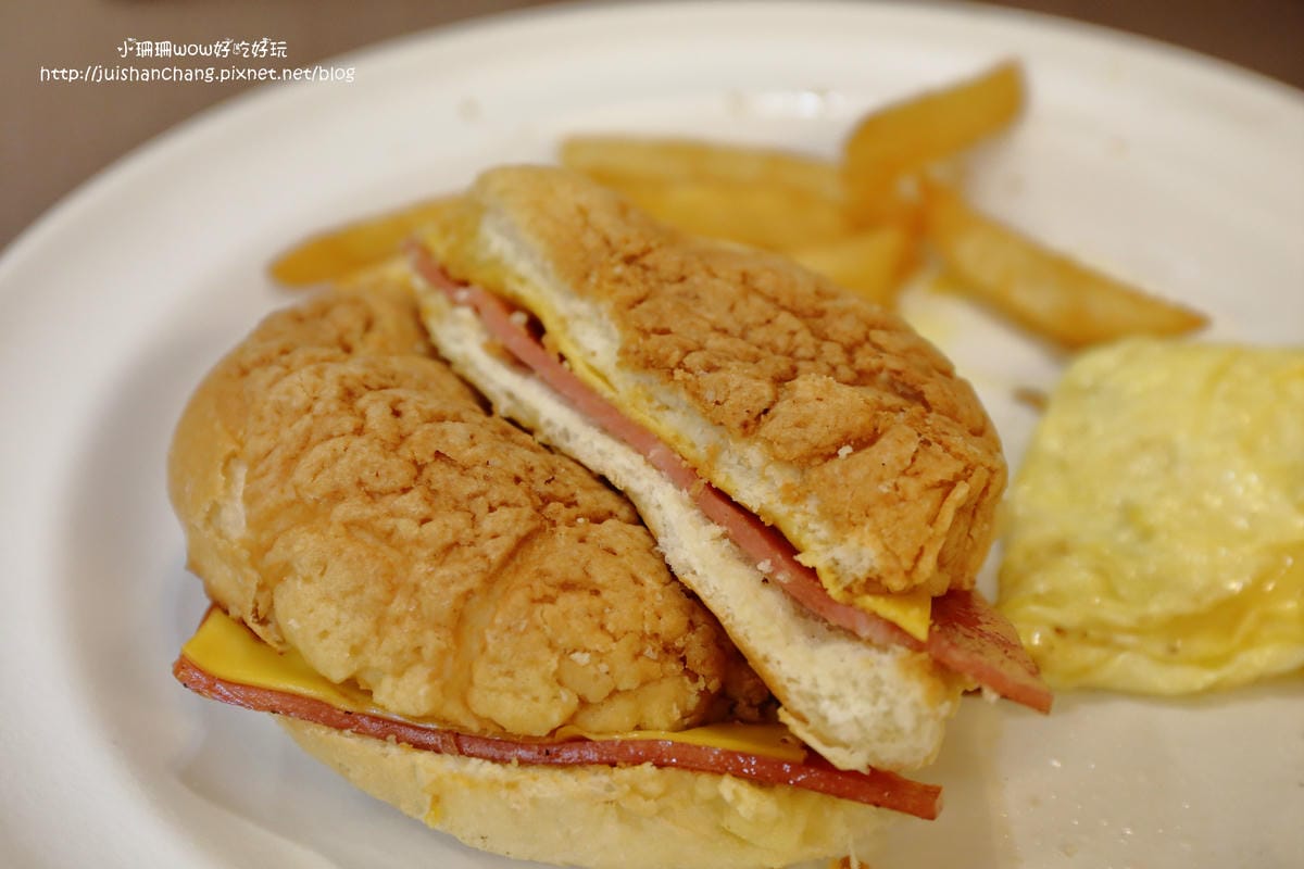 【食】飛碟漢堡專賣店～餐點有特色，早餐控絕不能錯過！