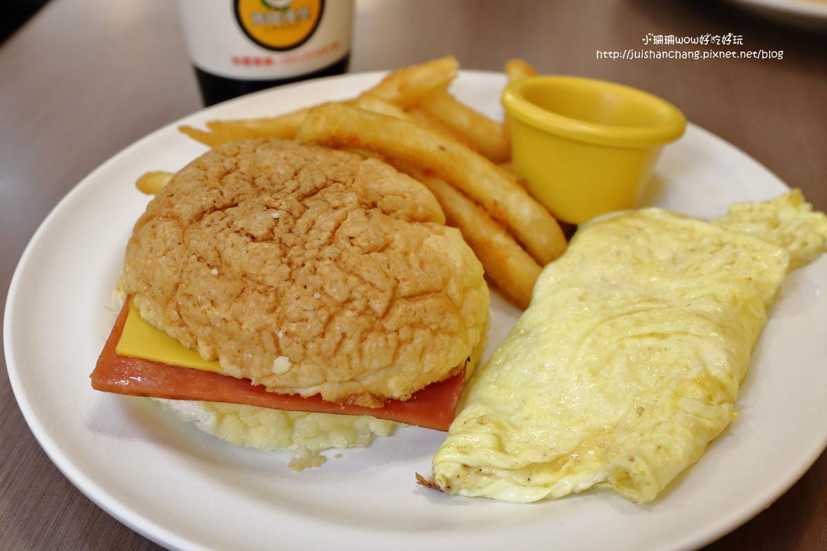 【食】飛碟漢堡專賣店～餐點有特色，早餐控絕不能錯過！