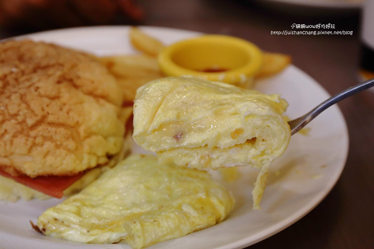 【食】飛碟漢堡專賣店～餐點有特色，早餐控絕不能錯過！