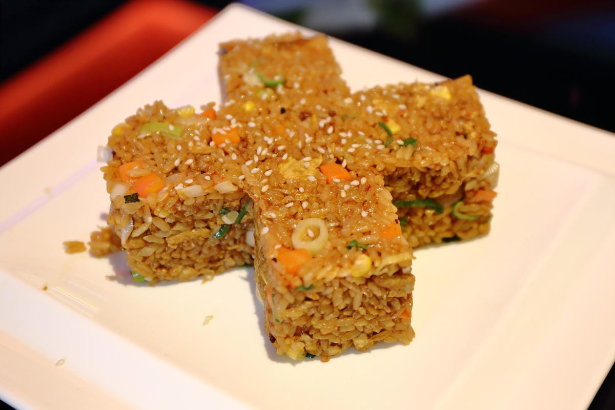 【食||宜蘭】黑白創跨界時尚餐飲〜「九宮格」主題餐廳。無國界創意熱炒，揪團聚餐好去處！(已歇業)