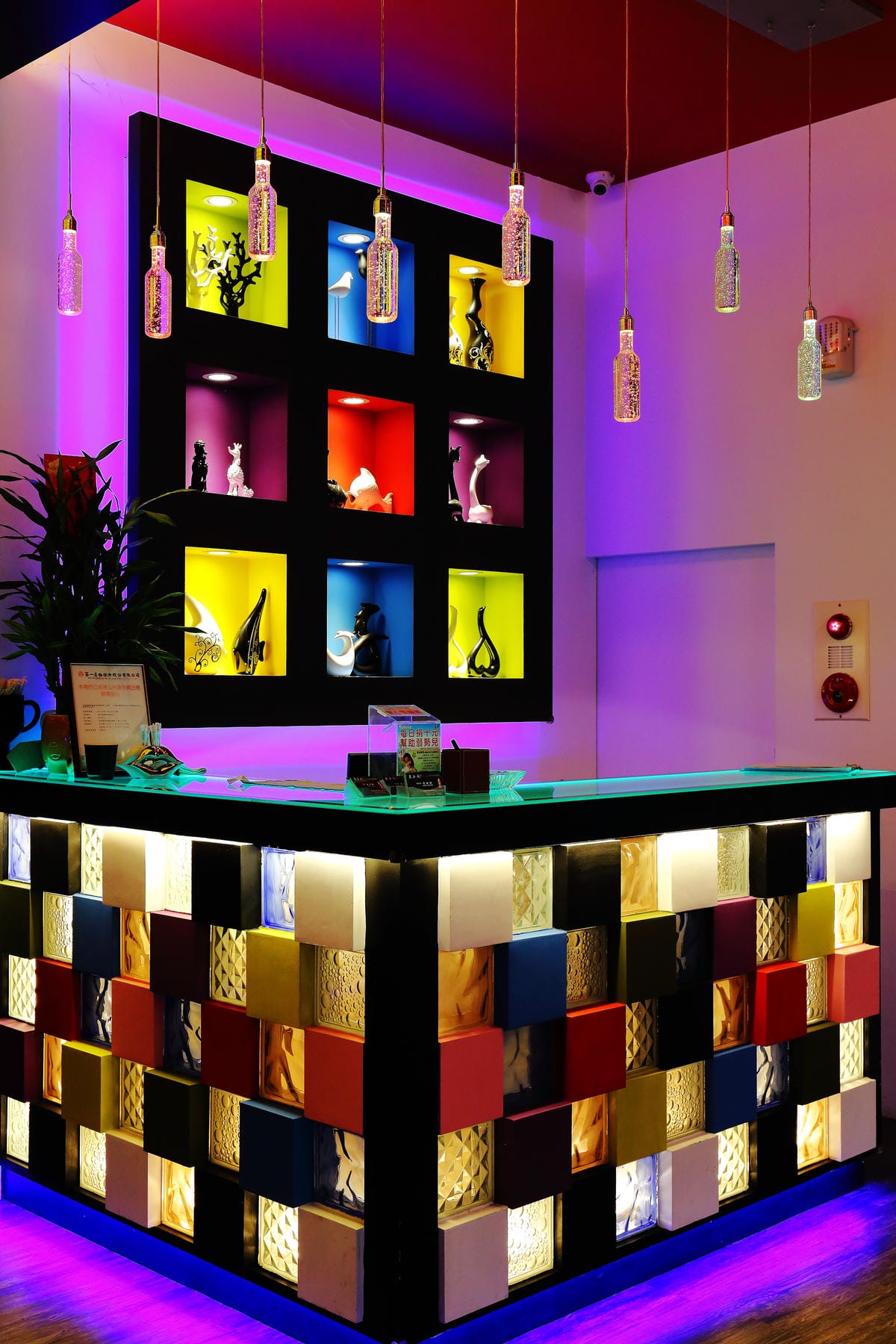 【食||宜蘭】黑白創跨界時尚餐飲〜「九宮格」主題餐廳。無國界創意熱炒，揪團聚餐好去處！(已歇業)