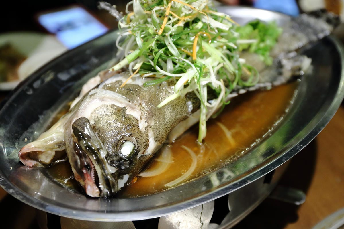 【食||台北】川郎活蟹海鮮料理〜波士頓龍蝦大餐，一入口鮮甜味在嘴裡爆開（有明星級女老闆唷）　