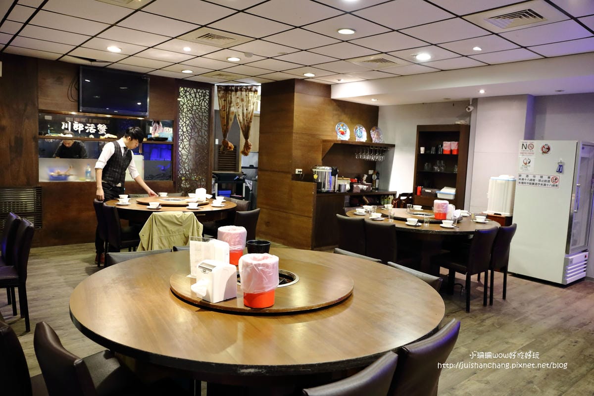 【食||台北】川郎活蟹海鮮料理〜波士頓龍蝦大餐，一入口鮮甜味在嘴裡爆開（有明星級女老闆唷）　