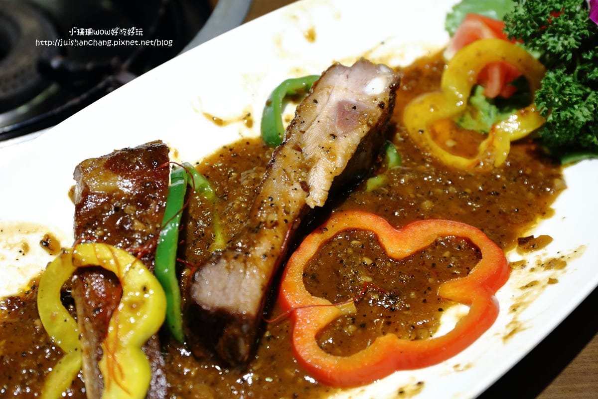 【食||台北】川郎活蟹海鮮料理〜波士頓龍蝦大餐，一入口鮮甜味在嘴裡爆開（有明星級女老闆唷）　