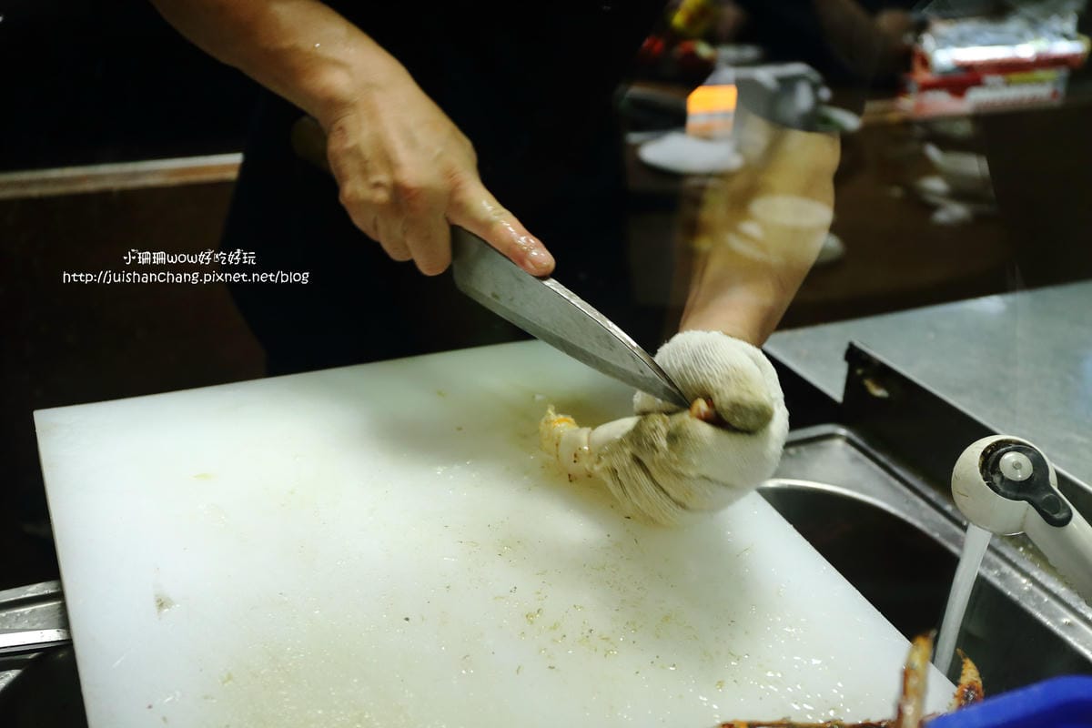 【食||台北】川郎活蟹海鮮料理〜波士頓龍蝦大餐，一入口鮮甜味在嘴裡爆開（有明星級女老闆唷）　