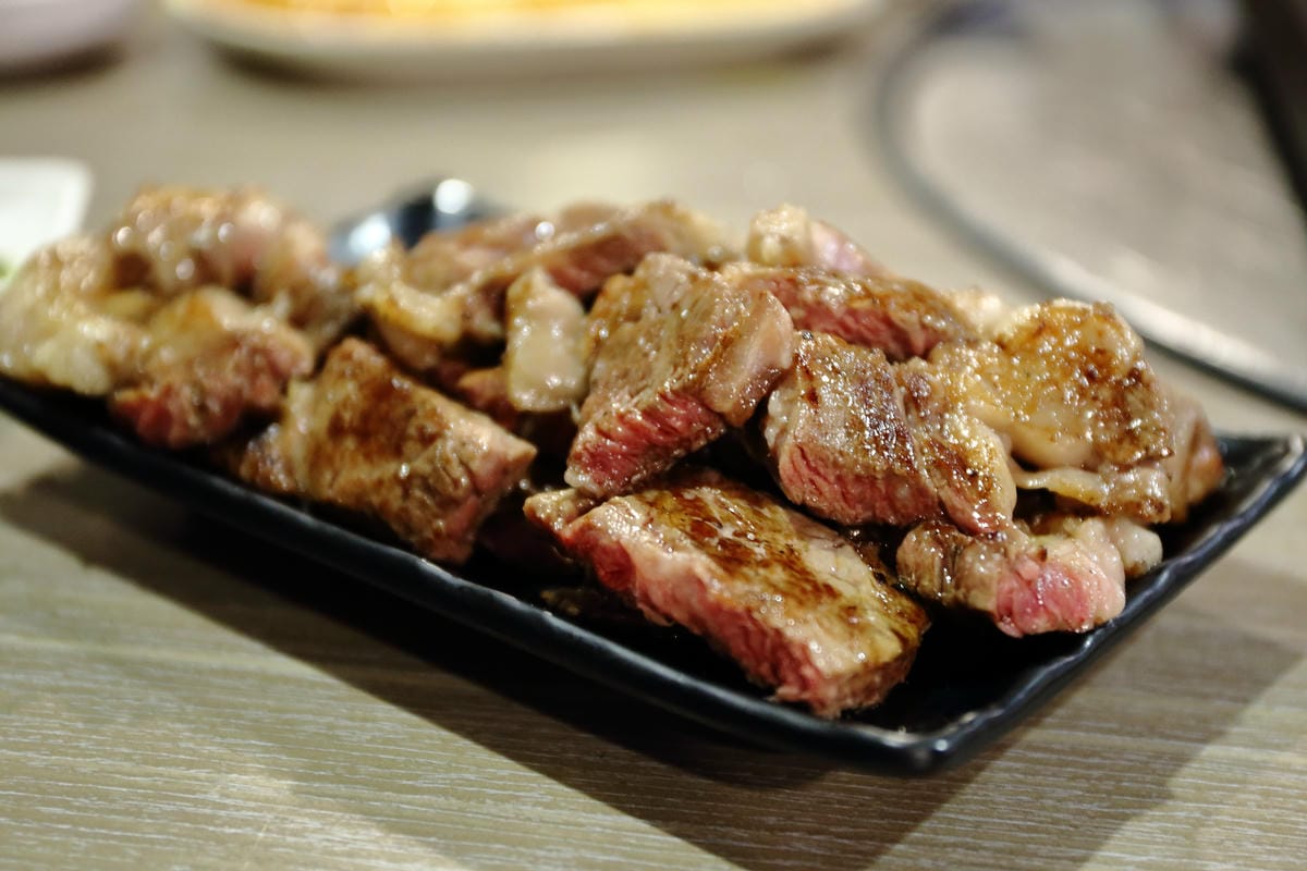 【食||台北】燒桶子 韓風立燒〜正宗汽油桶韓國烤肉/非凡大探索推薦/站著吃烤肉/國父紀念館燒肉