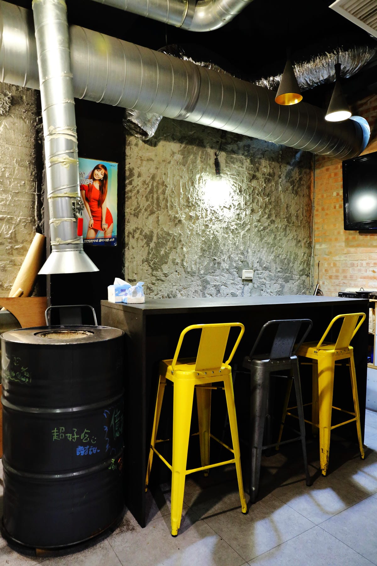 【食||台北】燒桶子 韓風立燒〜正宗汽油桶韓國烤肉/非凡大探索推薦/站著吃烤肉/國父紀念館燒肉