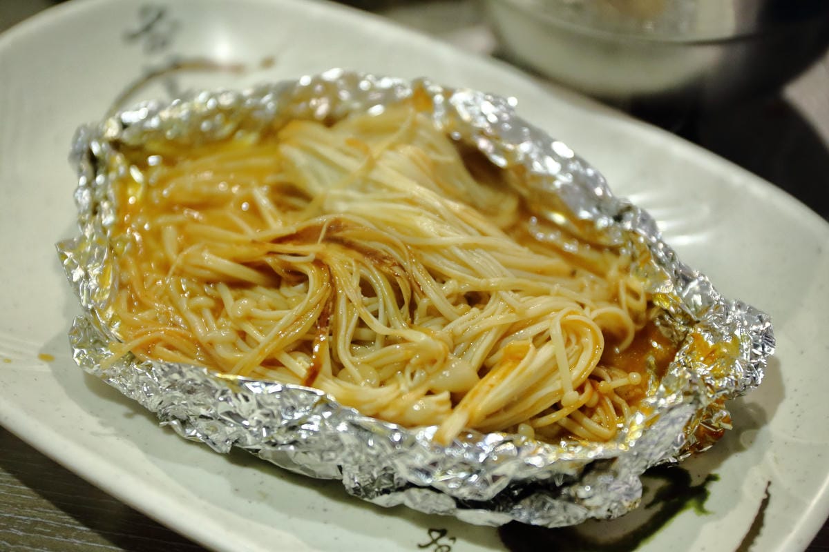 【食||台北】燒桶子 韓風立燒〜正宗汽油桶韓國烤肉/非凡大探索推薦/站著吃烤肉/國父紀念館燒肉