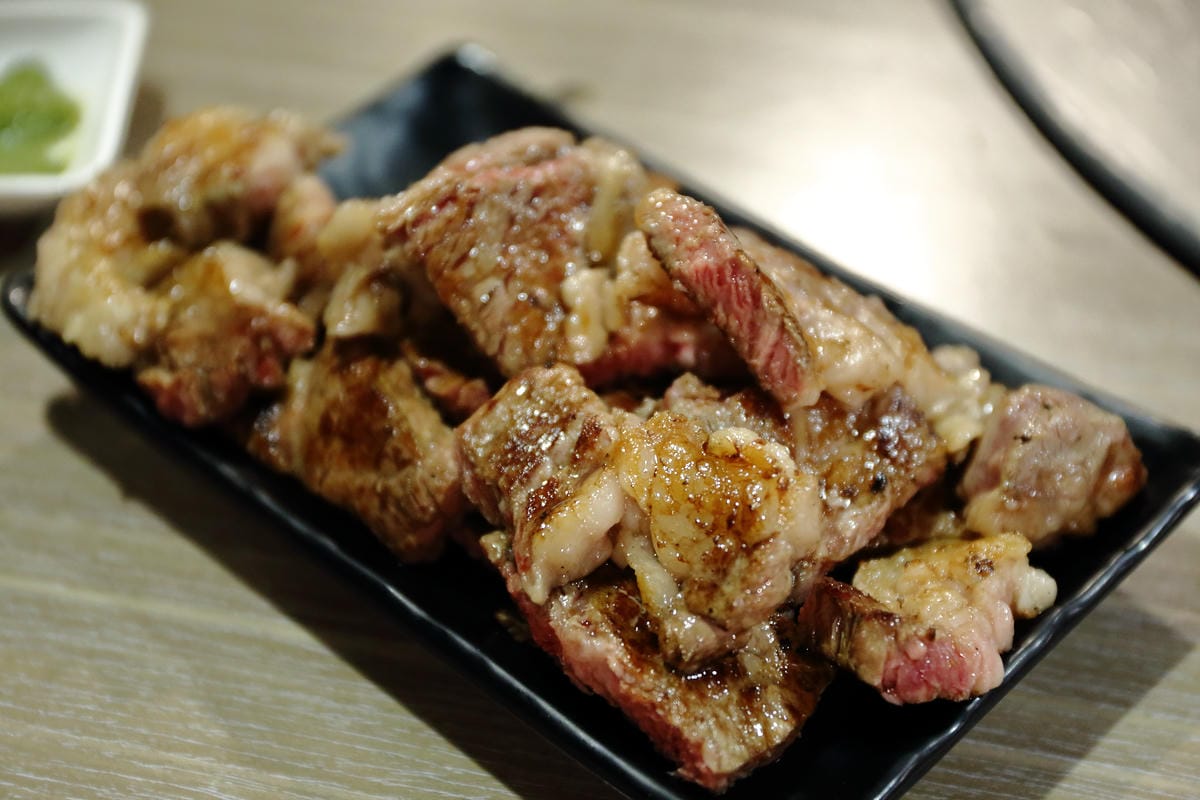 【食||台北】燒桶子 韓風立燒〜正宗汽油桶韓國烤肉/非凡大探索推薦/站著吃烤肉/國父紀念館燒肉