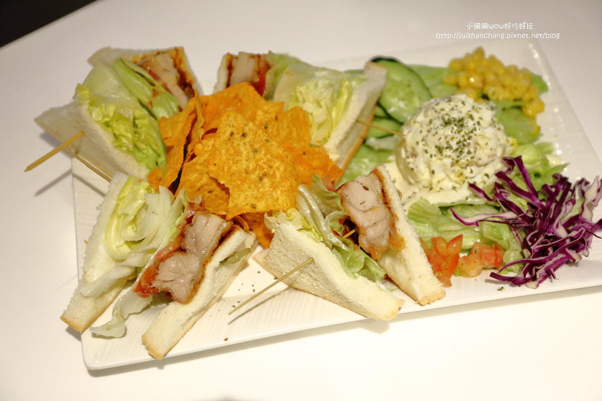 【食||台北】Hs Cafe高跟鞋公主～專屬女孩最想要的夢幻甜品/忠孝敦化下午茶/出乎意料外的平價美味