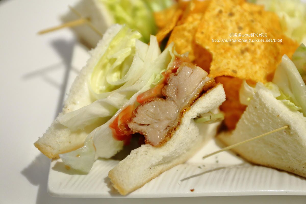 【食||台北】Hs Cafe高跟鞋公主～專屬女孩最想要的夢幻甜品/忠孝敦化下午茶/出乎意料外的平價美味