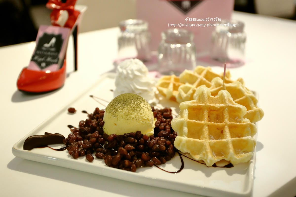 【食||台北】Hs Cafe高跟鞋公主～專屬女孩最想要的夢幻甜品/忠孝敦化下午茶/出乎意料外的平價美味