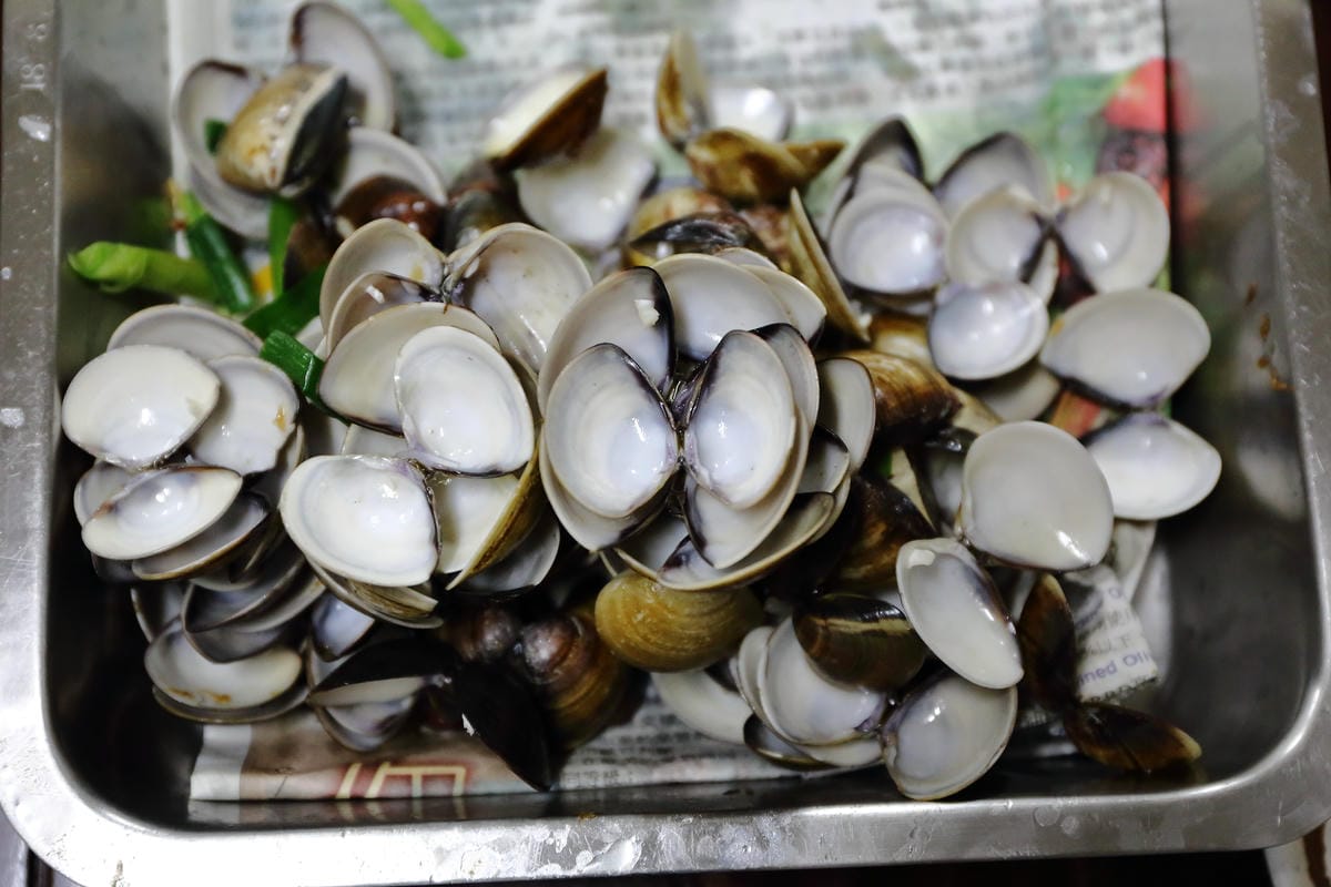 【食||中壢】好滋味麵館～蛤蠣滿滿一碗！用料超豪邁，多到可以玩疊疊樂蛤蠣山！