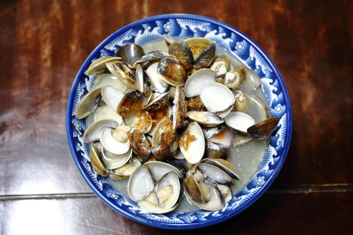 【食||中壢】好滋味麵館～蛤蠣滿滿一碗！用料超豪邁，多到可以玩疊疊樂蛤蠣山！