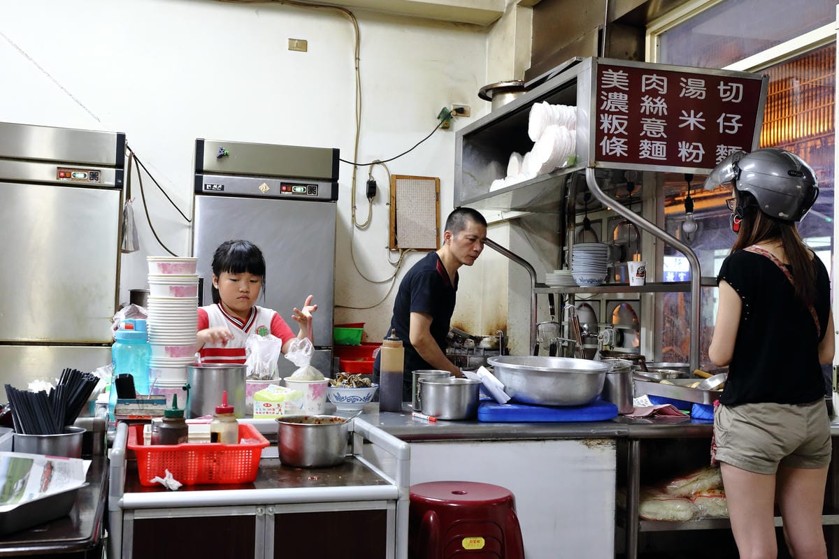 【食||中壢】好滋味麵館～蛤蠣滿滿一碗！用料超豪邁，多到可以玩疊疊樂蛤蠣山！