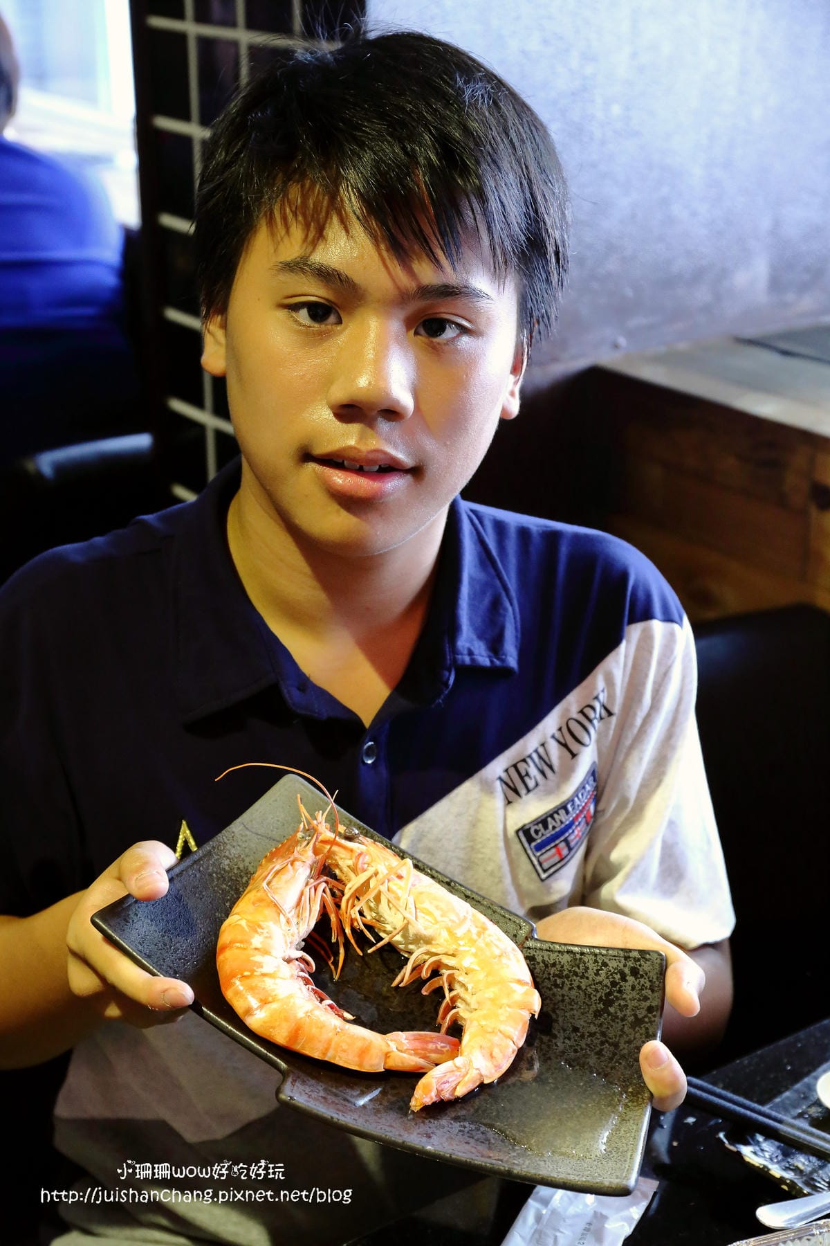 【食||台中】潼阪帝王蟹黑毛牛頂級燒烤〜帝王蟹、黑毛牛放題、專人服務、不計成本的吃到飽！(食尚玩家推薦)