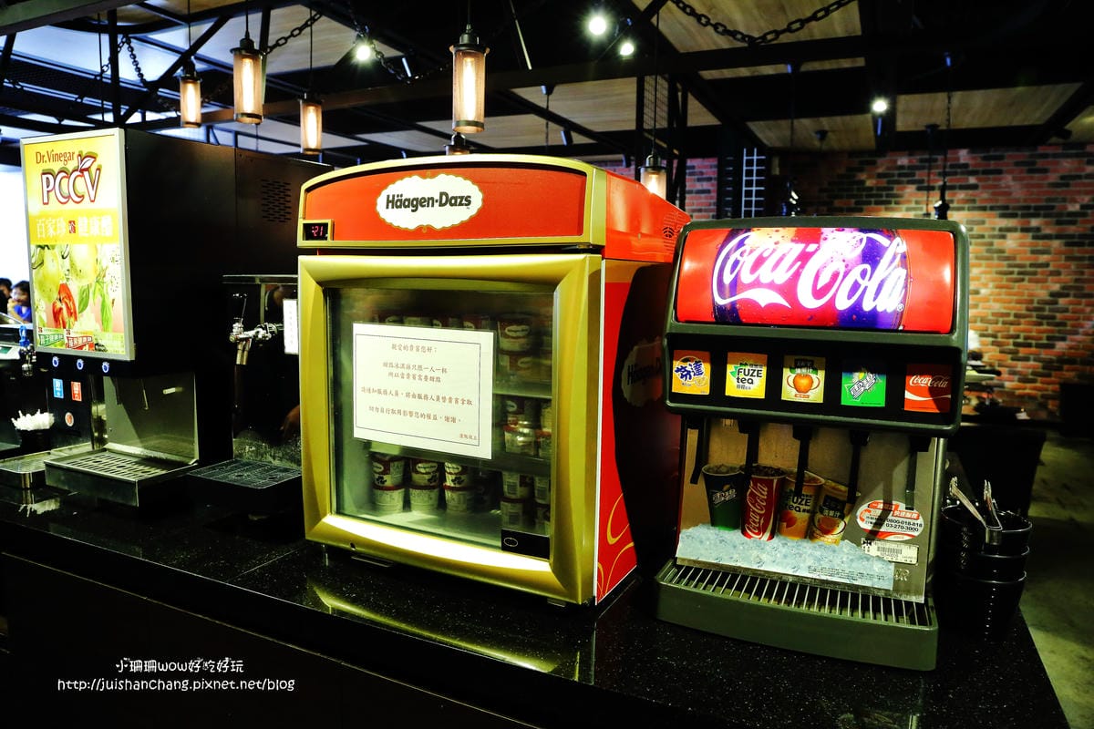 【食||台中】潼阪帝王蟹黑毛牛頂級燒烤〜帝王蟹、黑毛牛放題、專人服務、不計成本的吃到飽！(食尚玩家推薦)