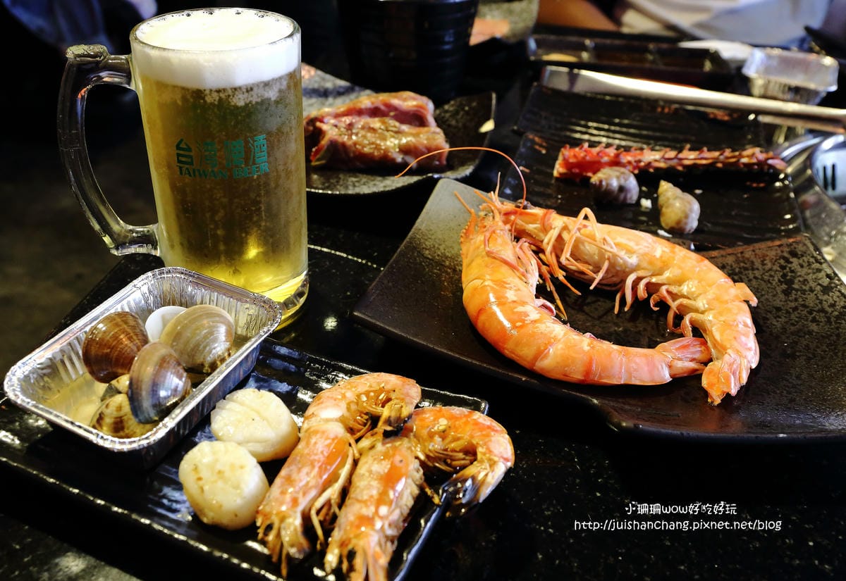 【食||台中】潼阪帝王蟹黑毛牛頂級燒烤〜帝王蟹、黑毛牛放題、專人服務、不計成本的吃到飽！(食尚玩家推薦)