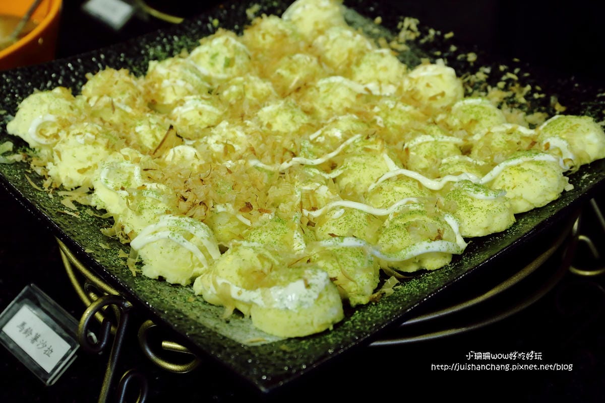 【食||台中】潼阪帝王蟹黑毛牛頂級燒烤〜帝王蟹、黑毛牛放題、專人服務、不計成本的吃到飽！(食尚玩家推薦)