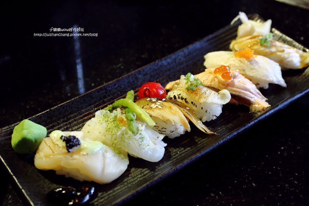 【食||台中】潼阪帝王蟹黑毛牛頂級燒烤〜帝王蟹、黑毛牛放題、專人服務、不計成本的吃到飽！(食尚玩家推薦)