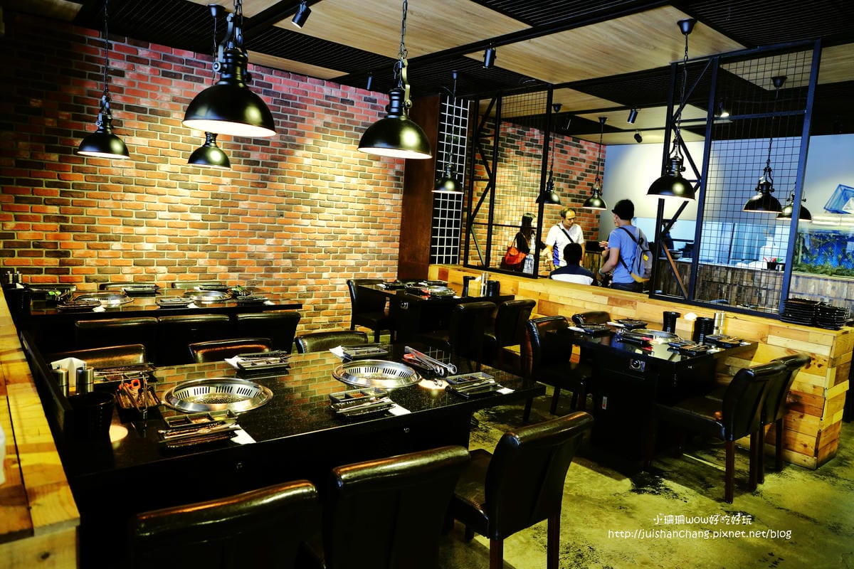 【食||台中】潼阪帝王蟹黑毛牛頂級燒烤〜帝王蟹、黑毛牛放題、專人服務、不計成本的吃到飽！(食尚玩家推薦)