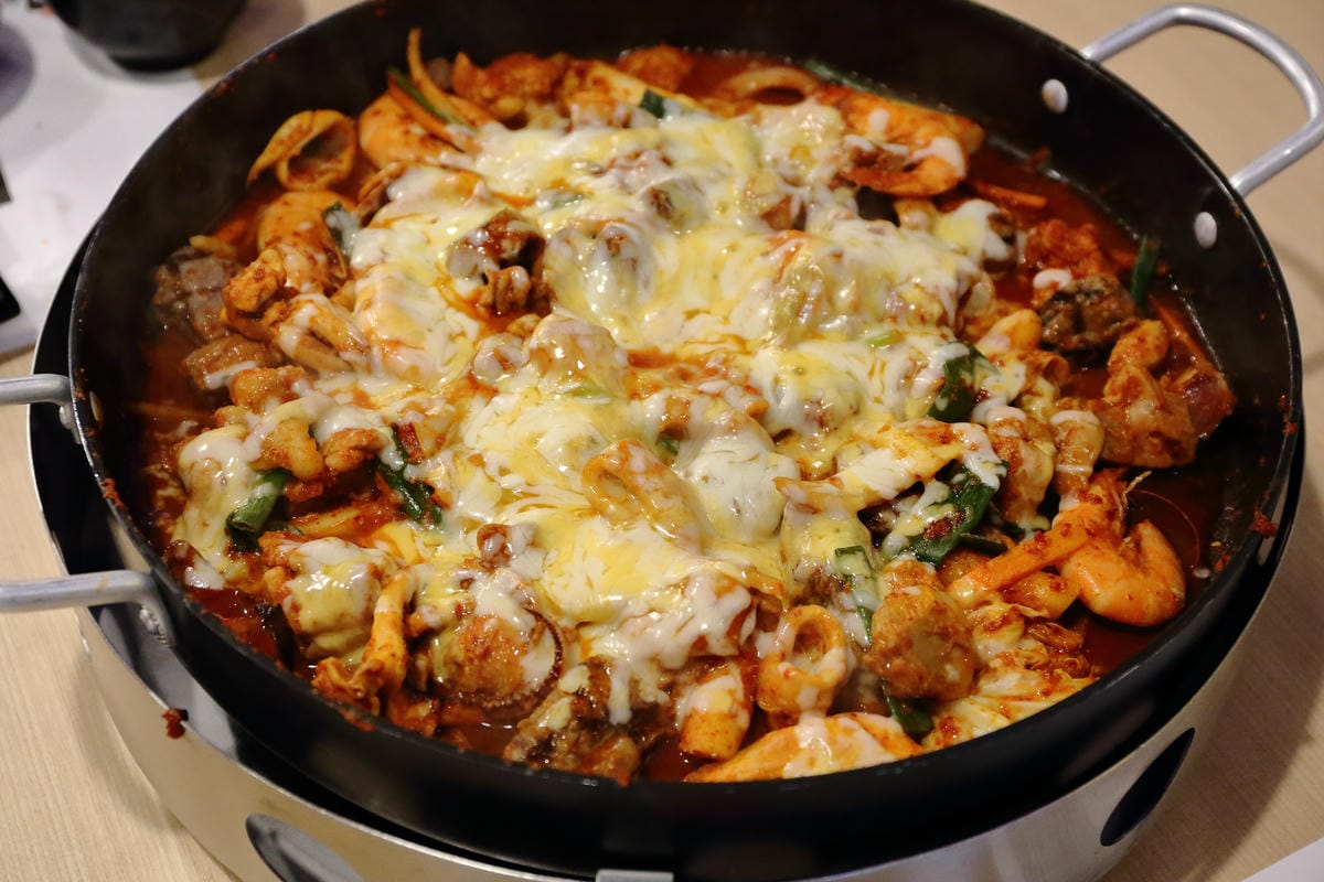 【食||中和】Omaya春川炒雞-中和店〜韓國春川炒雞排鍋第一品牌。噢〜媽呀！就算要排隊也要吃到！(已歇業)