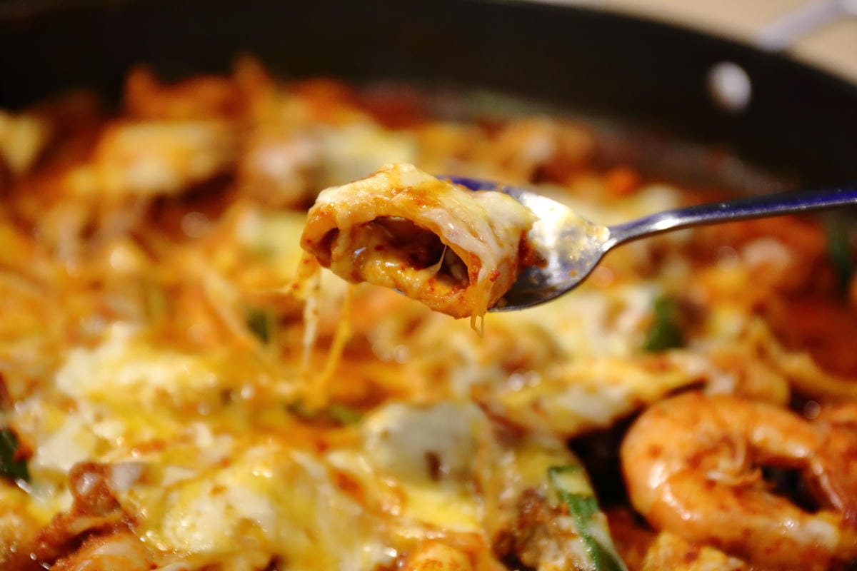 【食||中和】Omaya春川炒雞-中和店〜韓國春川炒雞排鍋第一品牌。噢〜媽呀！就算要排隊也要吃到！(已歇業)