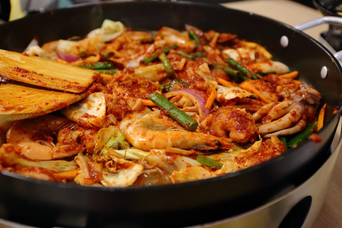 【食||中和】Omaya春川炒雞-中和店〜韓國春川炒雞排鍋第一品牌。噢〜媽呀！就算要排隊也要吃到！(已歇業)