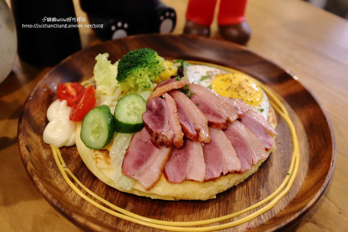 【食||台中】Omocha eki 具茶駛〜童趣公仔主題餐廳。那些年，我們一起玩的玩具，太全了！別說你没見過！