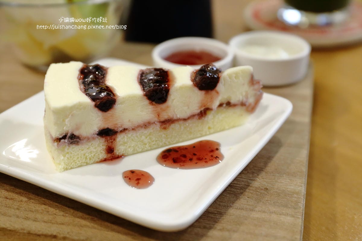 【食||台中】Omocha eki 具茶駛〜童趣公仔主題餐廳。那些年，我們一起玩的玩具，太全了！別說你没見過！