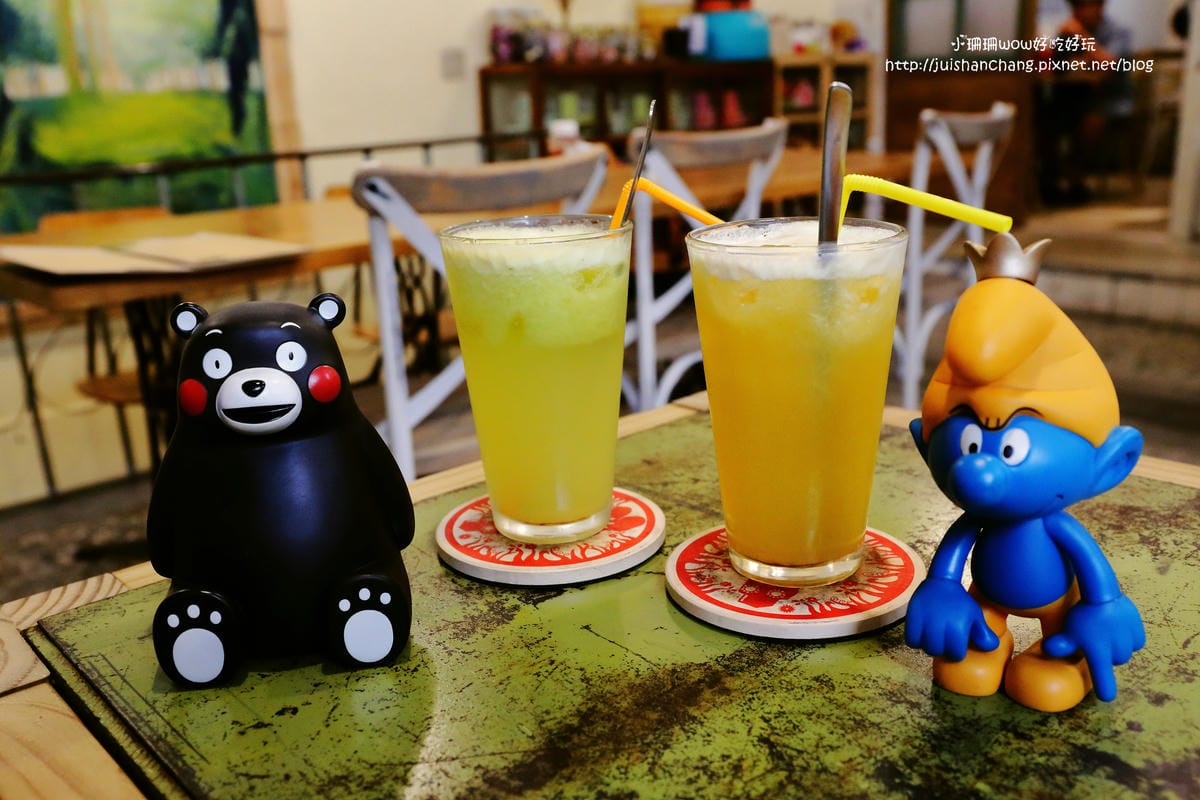 【食||台中】Omocha eki 具茶駛〜童趣公仔主題餐廳。那些年，我們一起玩的玩具，太全了！別說你没見過！