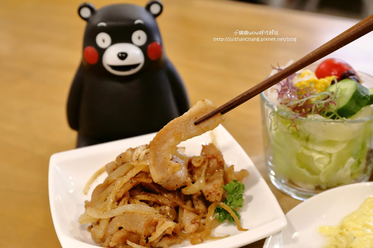 【食||台中】Omocha eki 具茶駛〜童趣公仔主題餐廳。那些年，我們一起玩的玩具，太全了！別說你没見過！