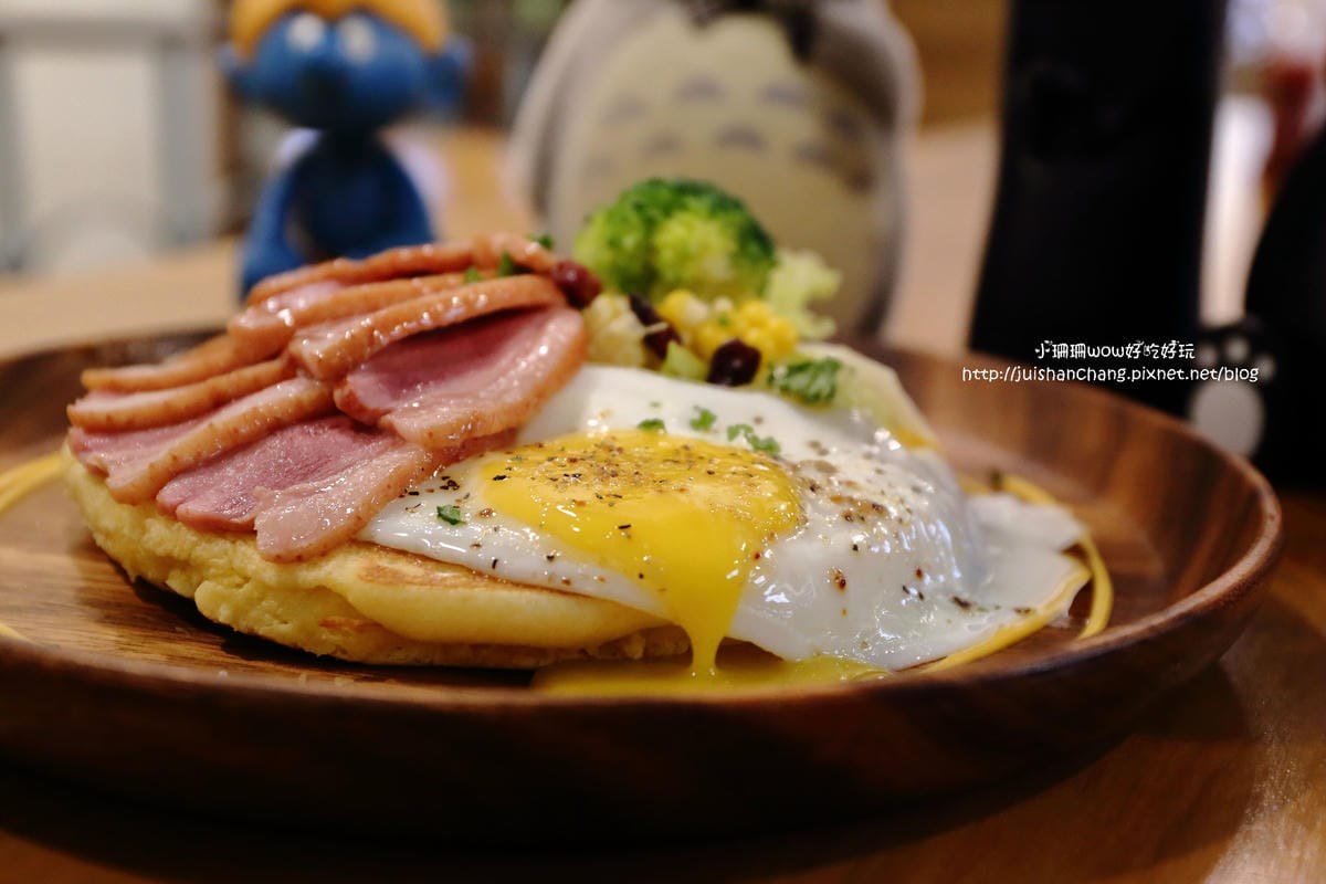 【食||台中】Omocha eki 具茶駛〜童趣公仔主題餐廳。那些年，我們一起玩的玩具，太全了！別說你没見過！