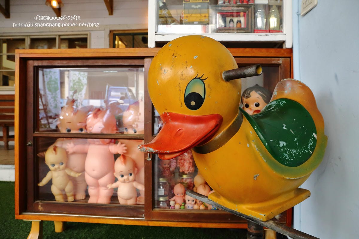 【食||台中】Omocha eki 具茶駛〜童趣公仔主題餐廳。那些年，我們一起玩的玩具，太全了！別說你没見過！